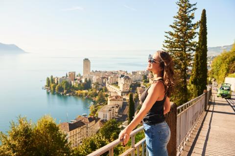 alpadia-promo-LP-girl-montreux