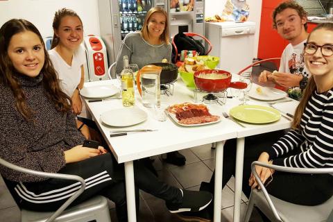 Enjoy cooking classes in Zurich with Alpadia Zurich Language school