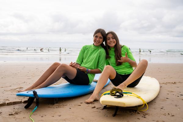 alpadia students learning surf