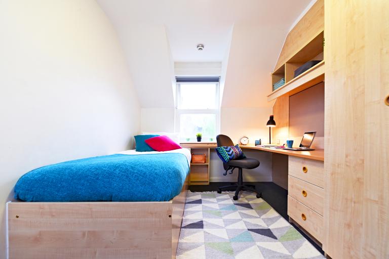 surrey house accomodation bedroom