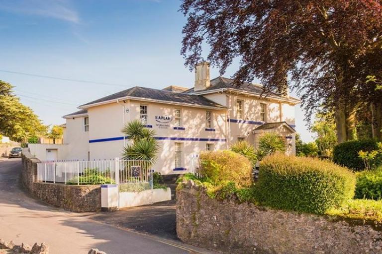 alpadia-kaplan-torquay-camp-ash-hill-image