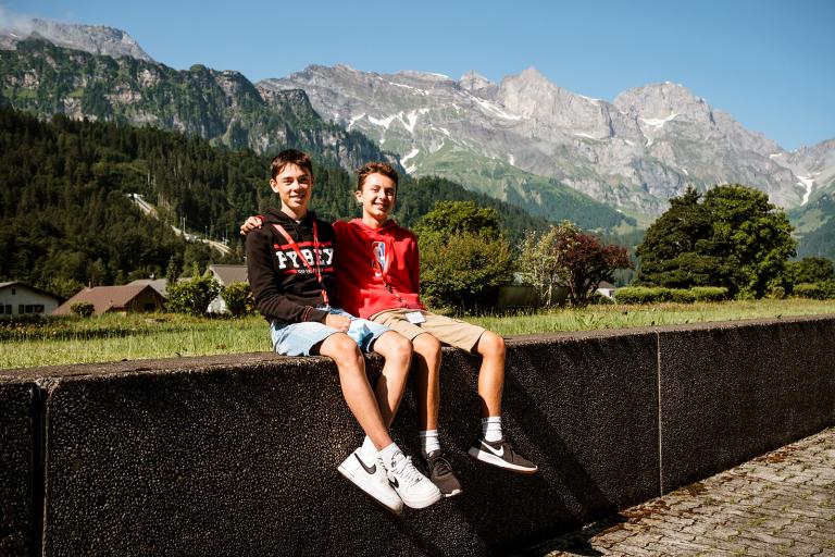 Alpadia students in front of a mountain