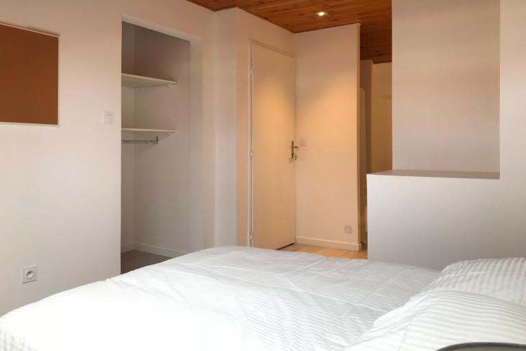 Alpadia Villeurbanne bedroom 2