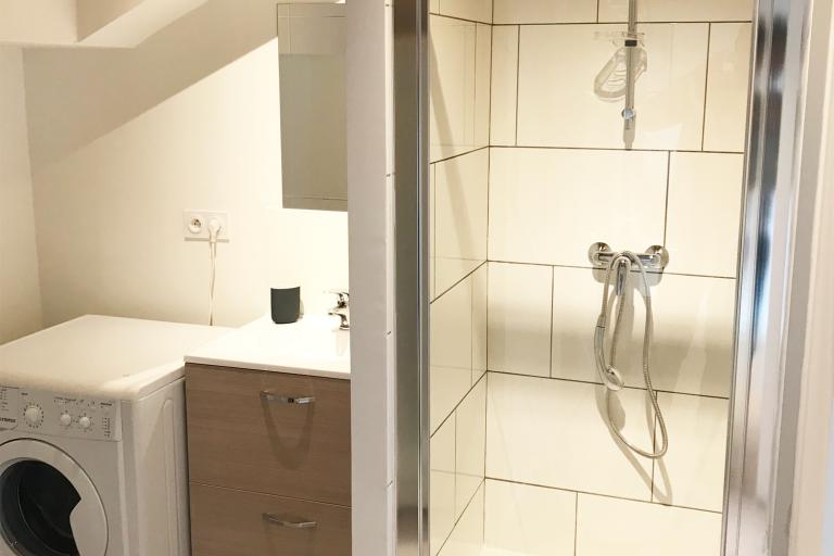 Alpadia Villeurbanne bathroom